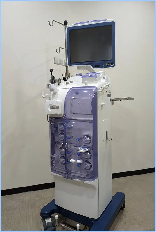 LDLアフェレシスで血液中のコレステロールを選択的に除去するための血液浄化装置の実物写真